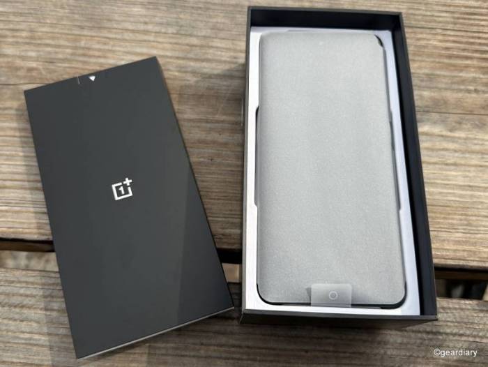 Inside the OnePlus Nord N30 5G retail box