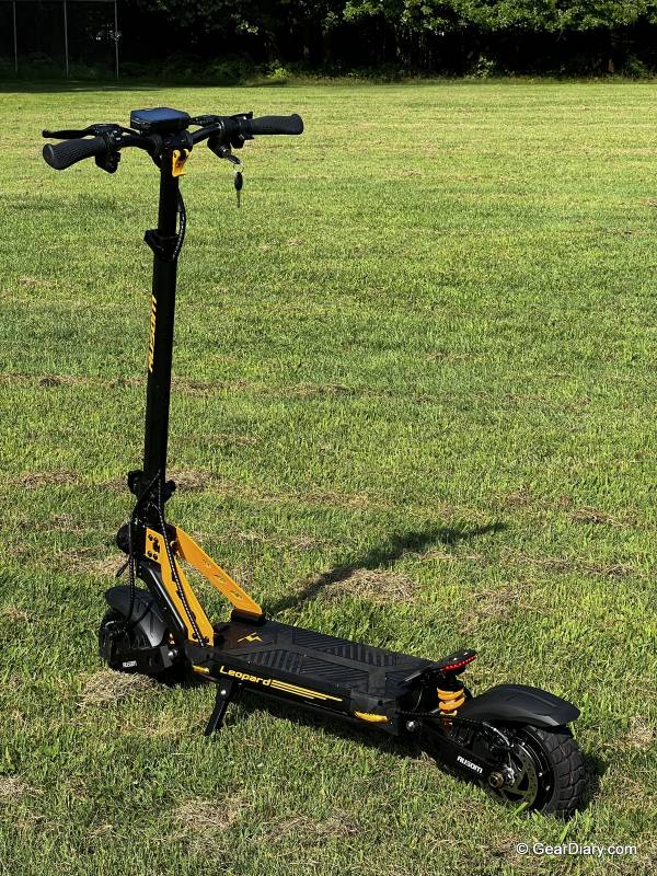 Ausom Leopard Electric Scooter Review: A Powerful Ride Built for the Streets and the Trail