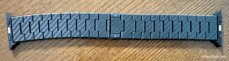 Pitaka Carbon Fiber Apple Watch Band Review: Eye-Catching Graphics on a Carbon Fiber Strap