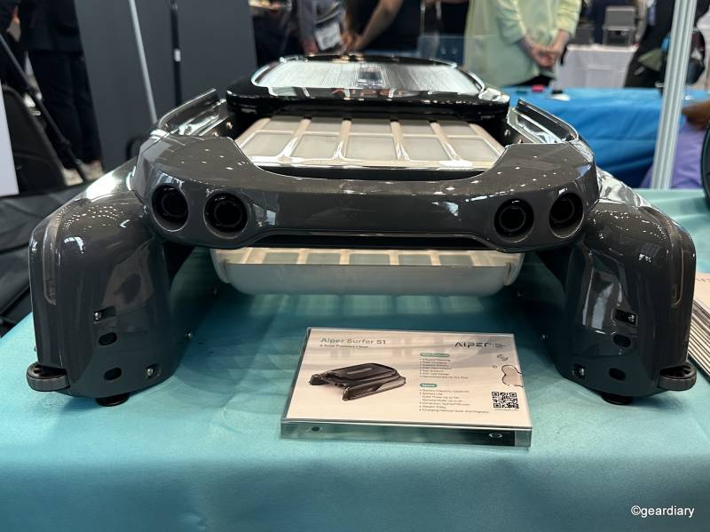 The Aiper Surfer S1 Solar Pool Skimmer Will Keep the Surface of Your Pool Clean So You Can Focus on Relaxation 7 The Aiper Surfer S1 Solar Pool Skimmer at IFA's Showstopper's Event