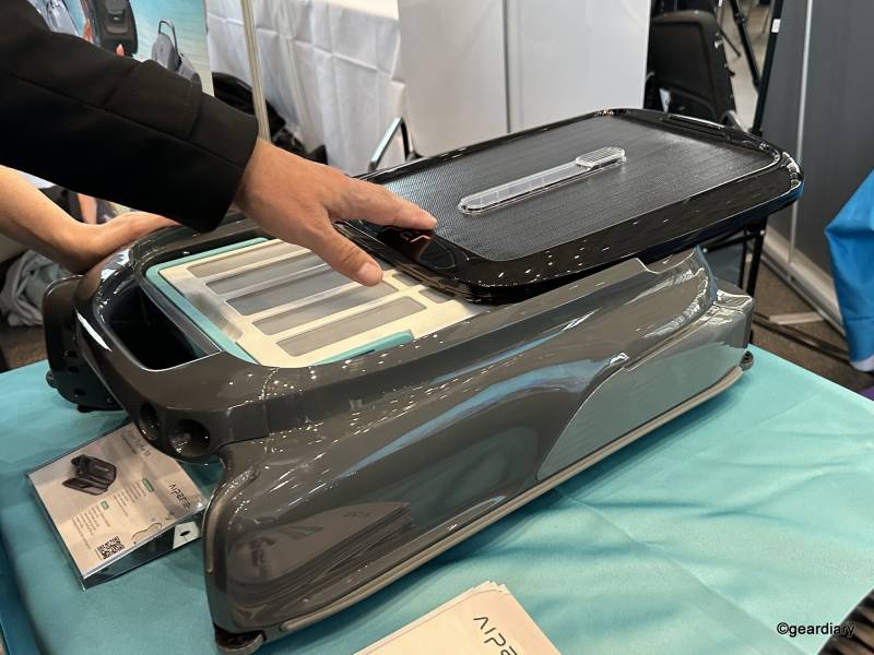 The Aiper Surfer S1 Solar Pool Skimmer Will Keep the Surface of Your Pool Clean So You Can Focus on Relaxation 8 The Aiper Surfer S1 Solar Pool Skimmer at IFA's Showstopper's Event