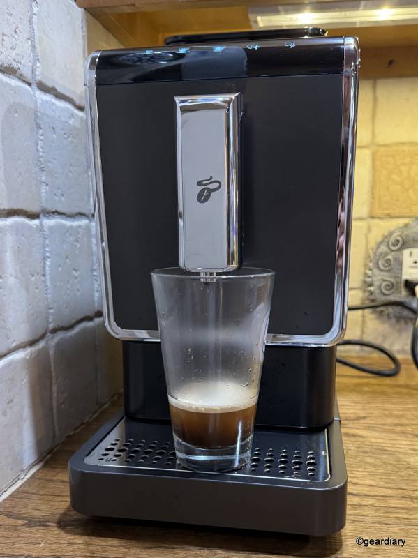 Espresso made with the Tchibo Bean-to-Brew Coffee Machine