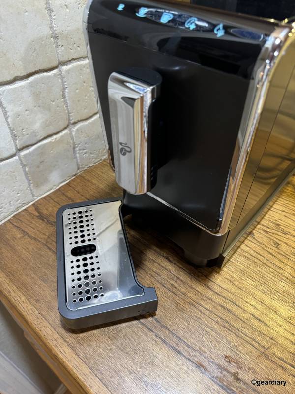 The drip bowl on the Tchibo Bean-to-Brew Coffee Machine