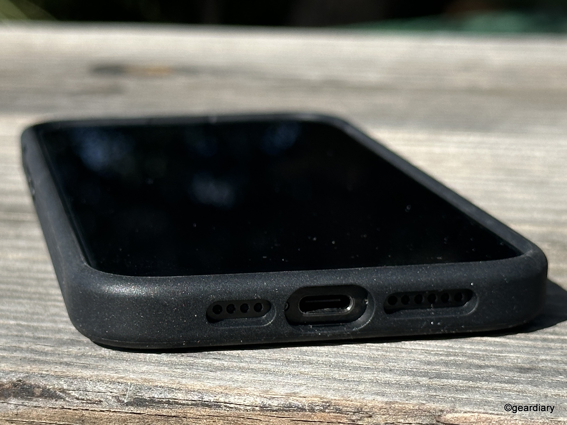 Incipio AeroGrip with MagSafe for the iPhone 15 Pro Max bottom