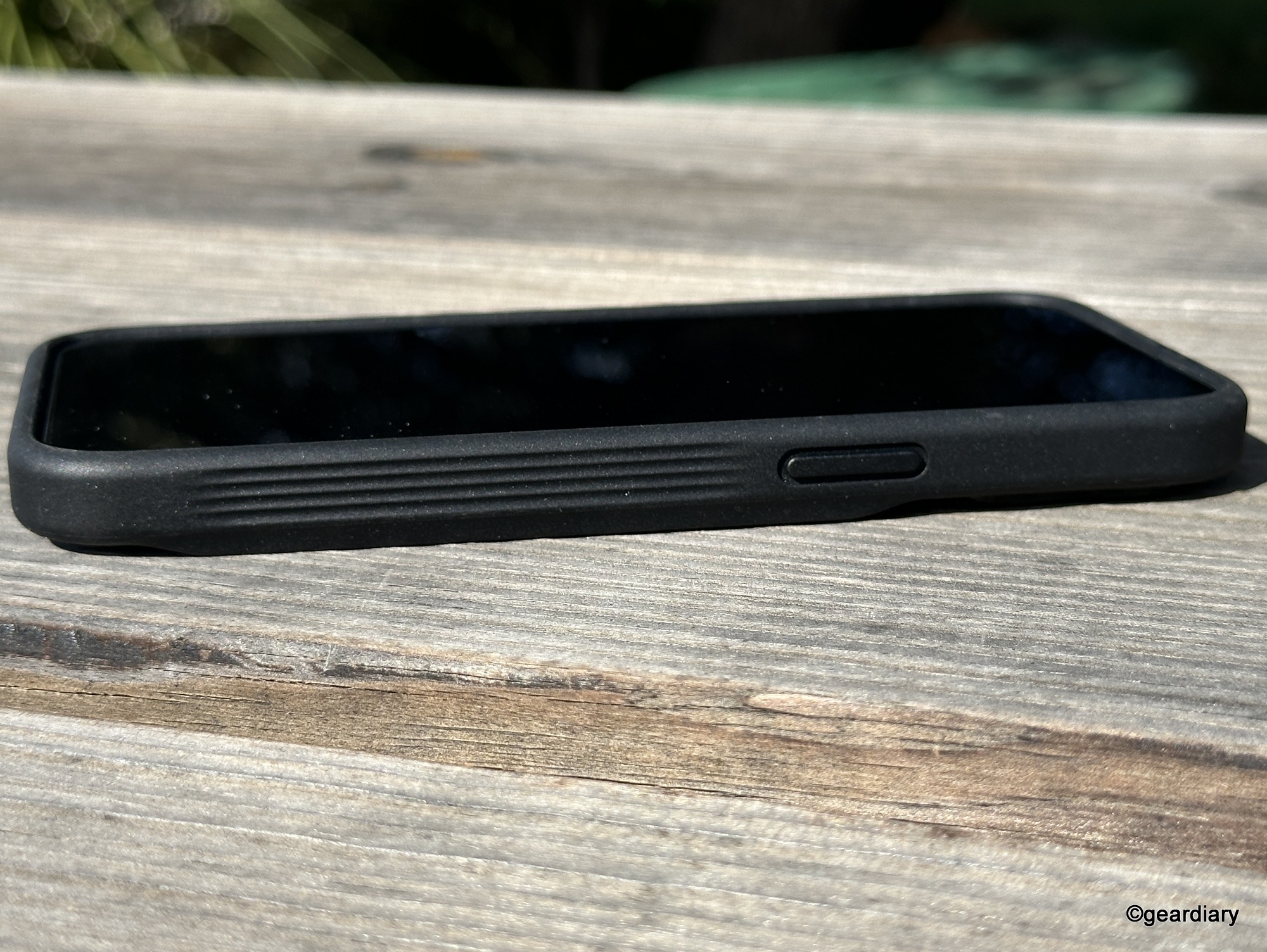 Incipio AeroGrip with MagSafe for the iPhone 15 Pro Max right side