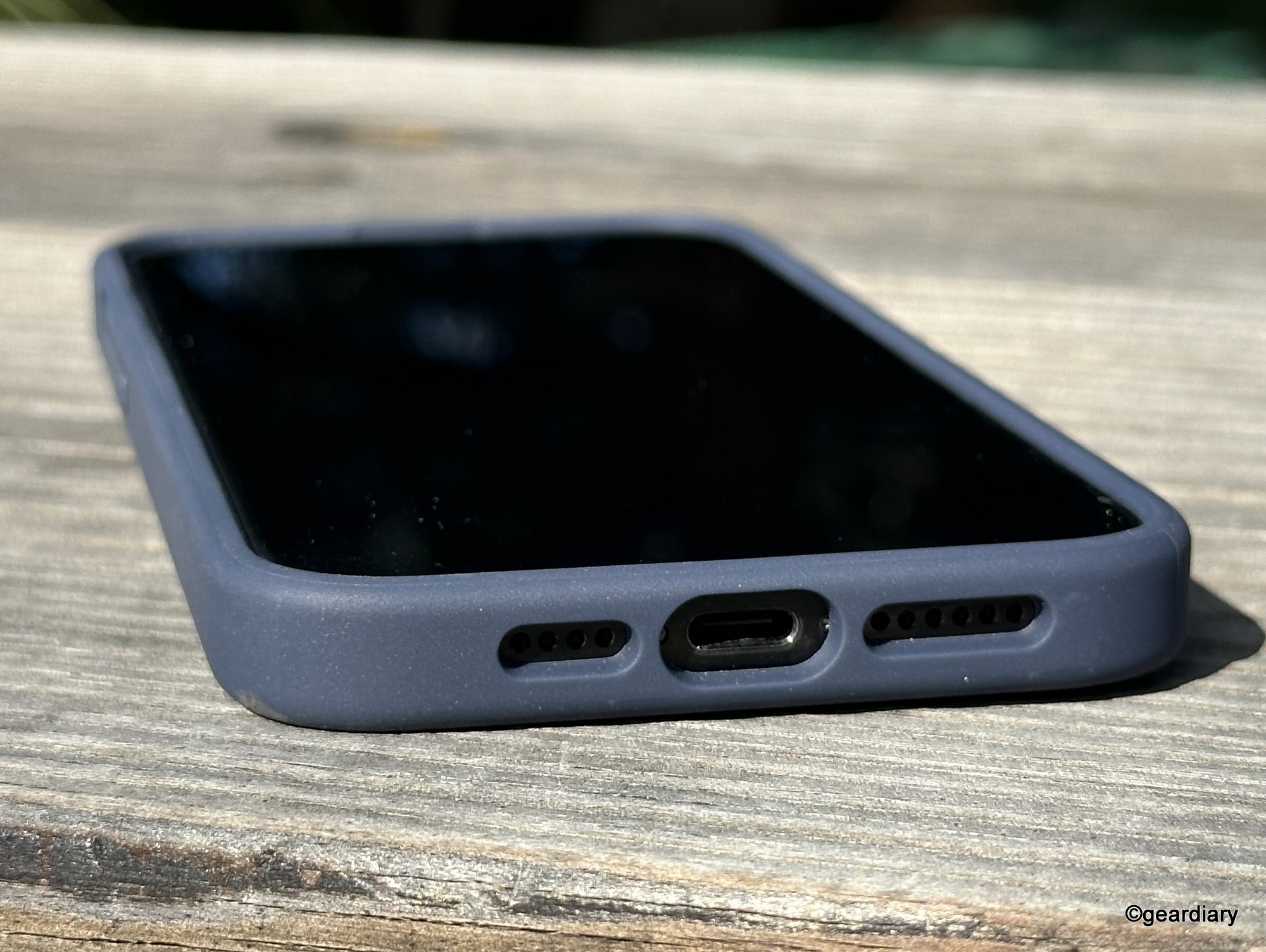 Incipio Cru iPhone 15 Pro Max case with MagSafe bottom