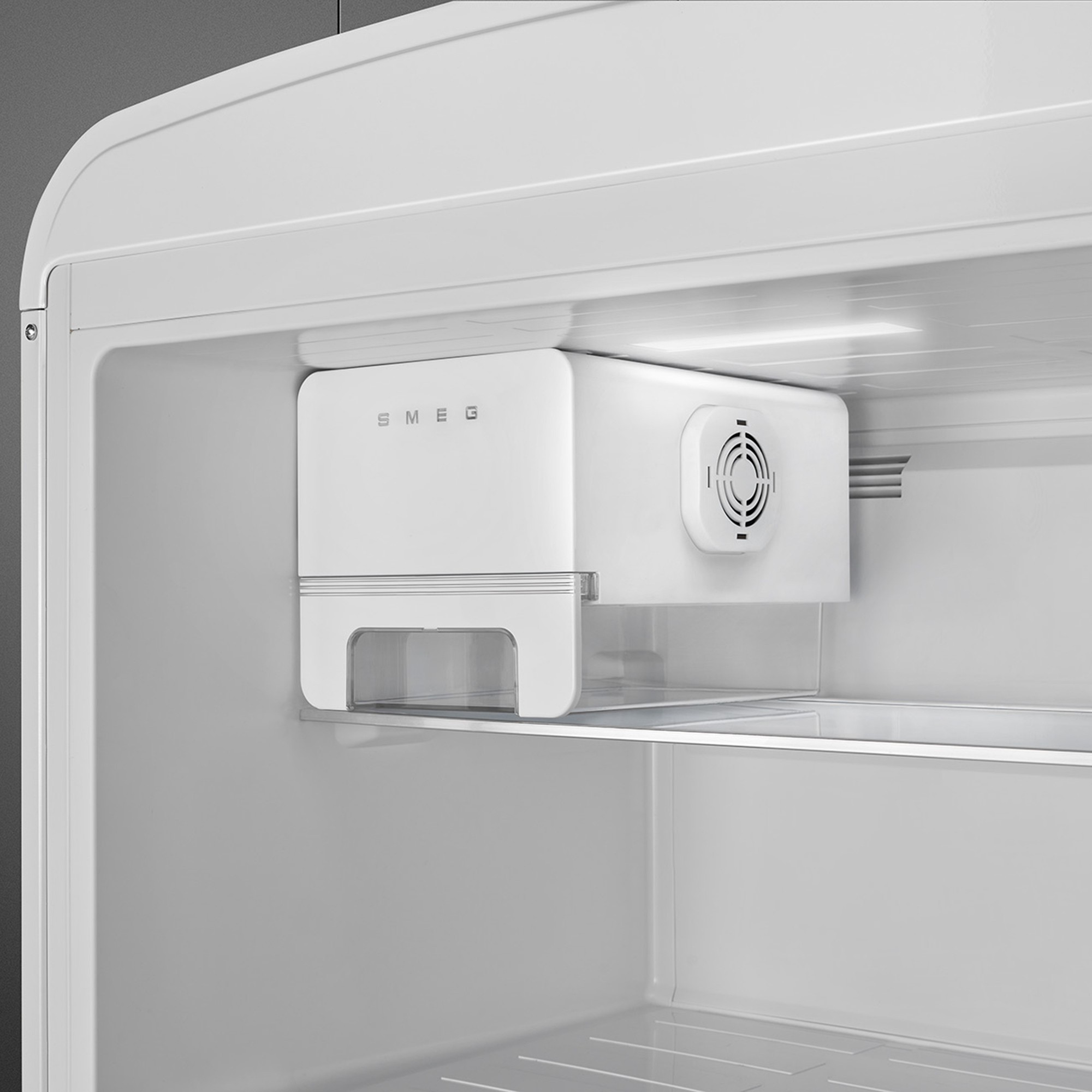 SMEG FAB 50 Refrigerator ice maker
