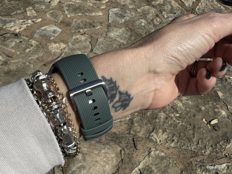 OnePlus Watch 2 strap buckle