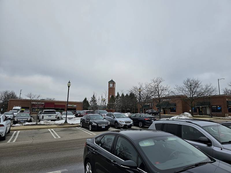 Photo of a clock tower taken with the Samsung Galaxy S23 Ultra main camera.