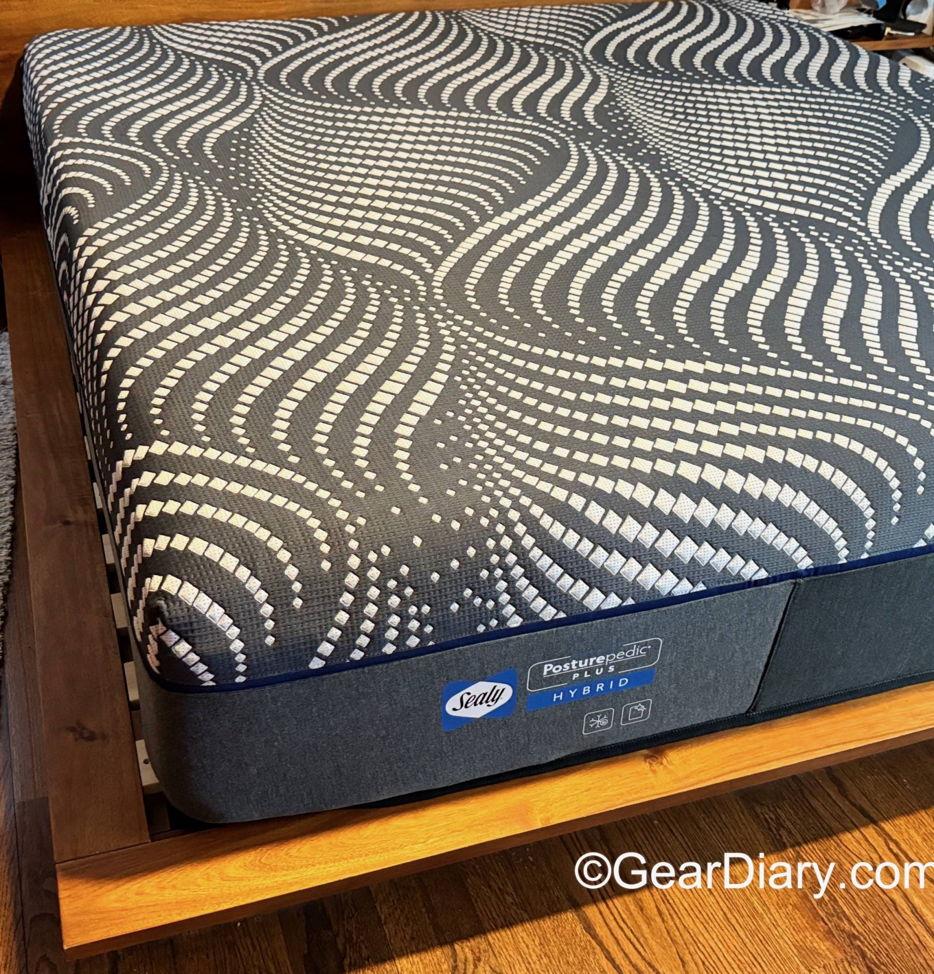 Sealy Posturepedic Plus Hybrid Review: The Mattress That Consistently ...