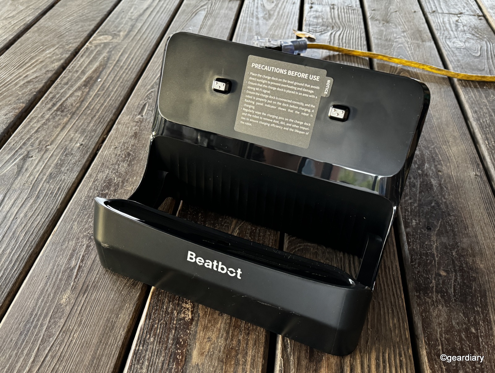 The Beatbot Aquasense Pro charging dock