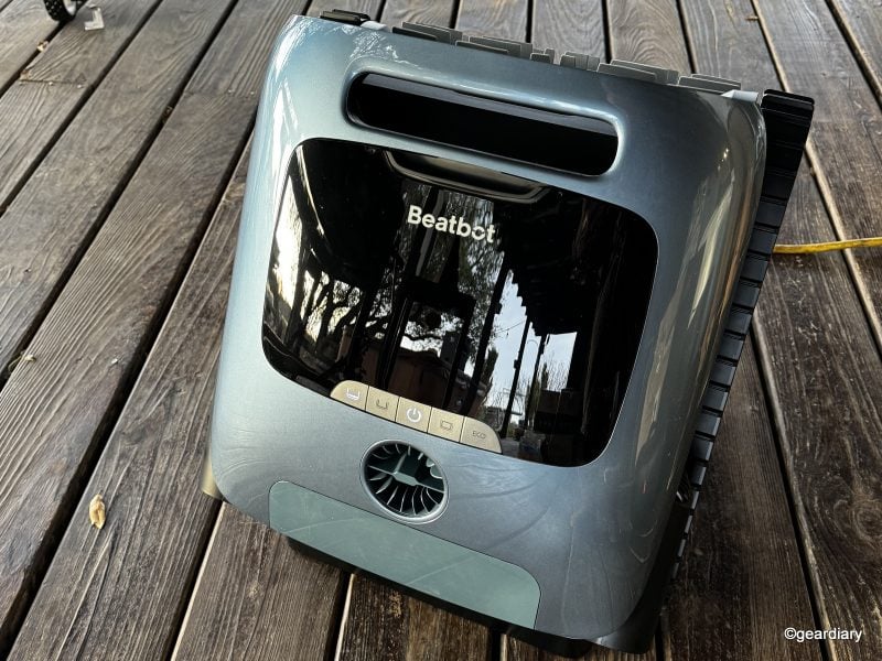 Beatbot Aquasense Pro in the charging dock