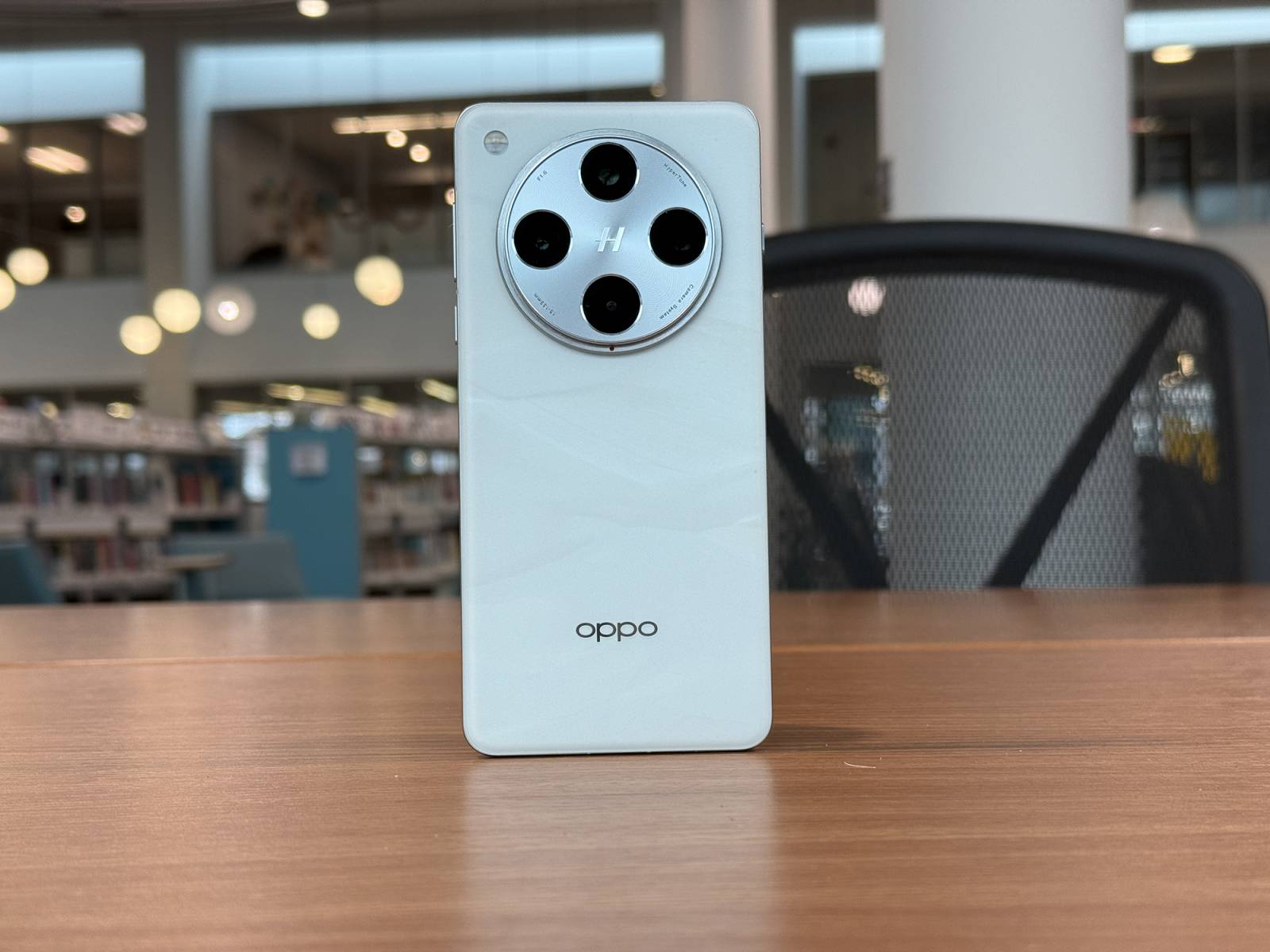 OPPO Find X8 Pro Review: The Perfect Fusion of Android Power and