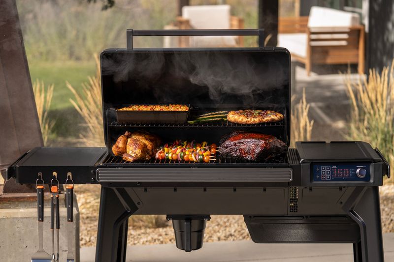 Traeger Woodridge Series: The Woodridge Pro
