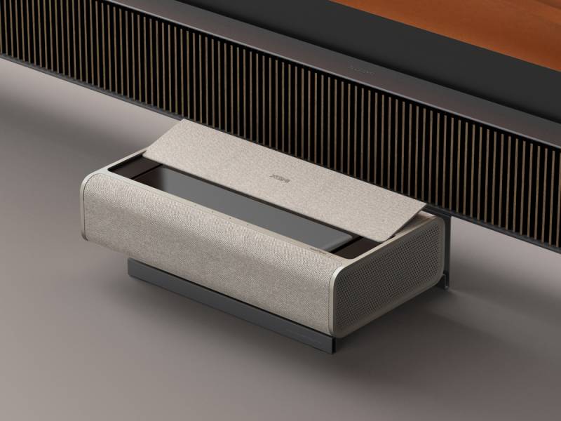 The XGIMI Aura 2 in front of the XGIMI Ascent concept