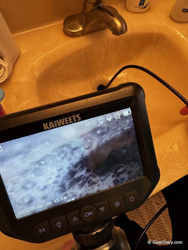 Using the Kaiweets KBA01 Articulating Borescope on a bathroom sink