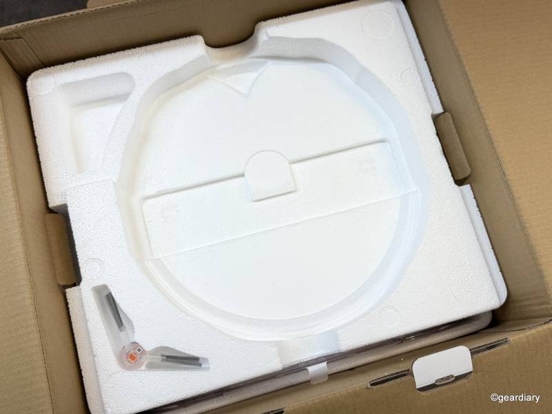 Extra parts contained in the Narwal Freo Z Ultra retail box
