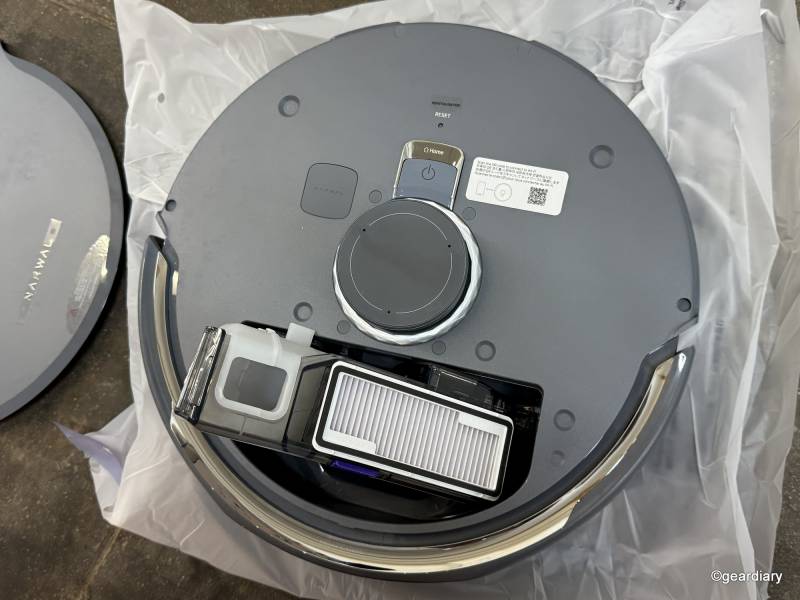 The replaceable insert bin inside the Narwal Freo Z Ultra.