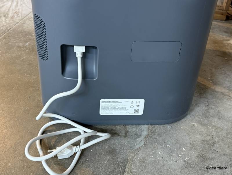 The plug port on the back of the Narwal Freo Z Ultra