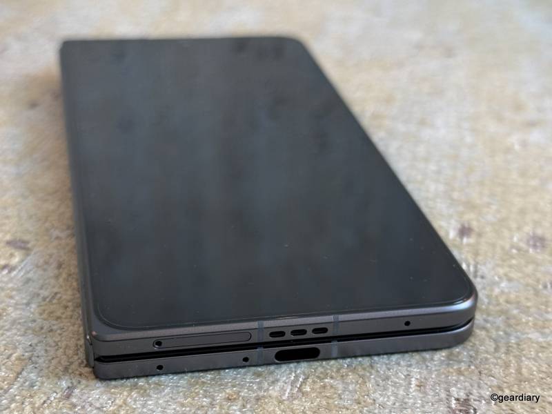 Bottom of OPPO Find N5