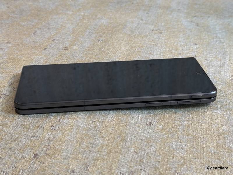 Open side of the OPPO Find N5