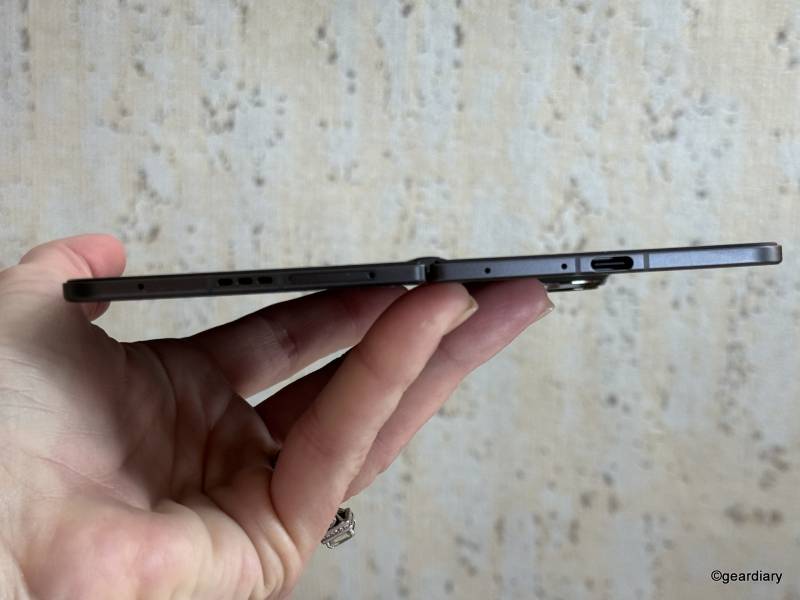 OPPO Find N5 opened