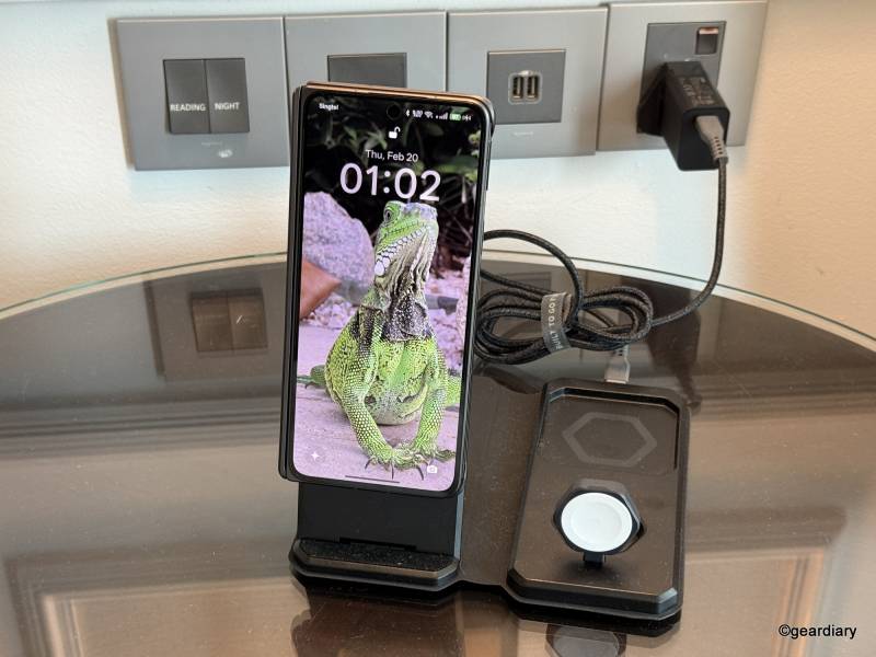 OPPO Find N5 charging on an iPhone Charger.