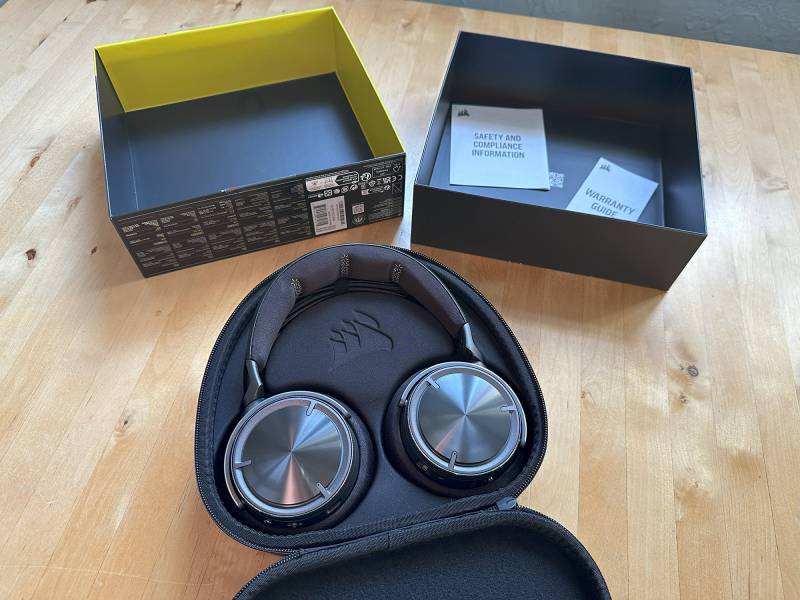 The Corsair Virtuoso Max inside their included carry case.