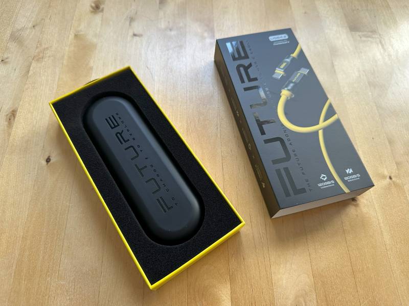 Opening the AOHi Adonis USB 4.2 Type-C Cable box