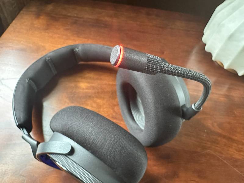 Corsair Virtuoso Max with the microphone attached
