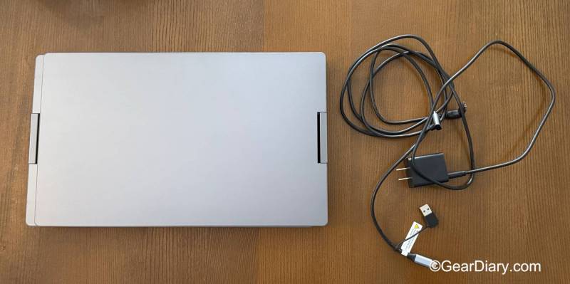 YKK 90D 15.6” Triple Screen Extender and power cable