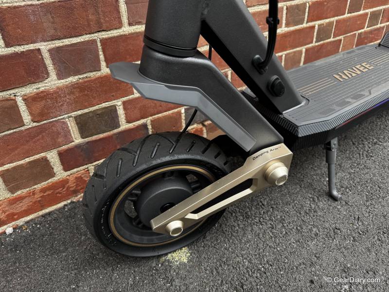 Front end of the NAVEE ST3 Pro Electric Scooter
