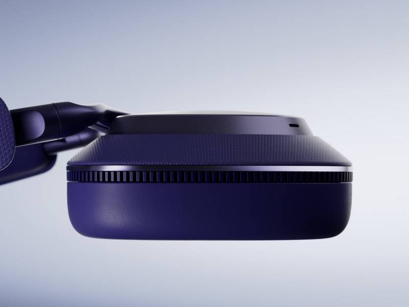 Side view of the Bowers & Wilkins Px7 S3