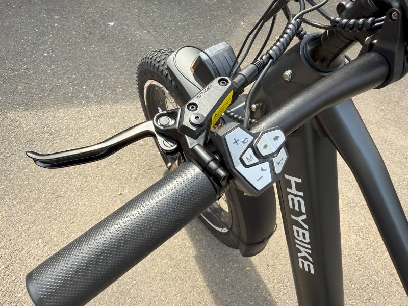 Controls on the left Heybike Alpha handlebar