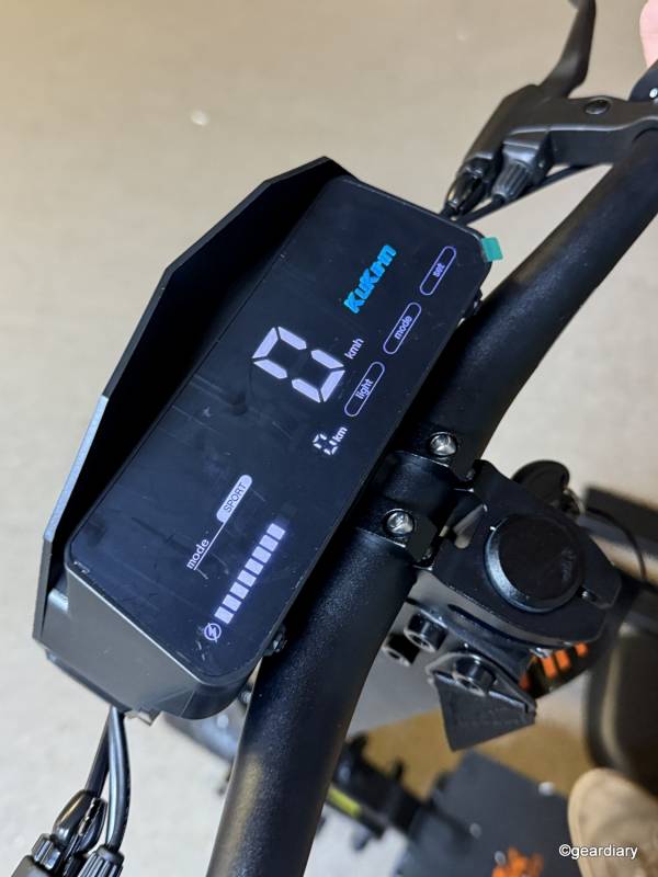 Kugoo KuKirin G4 Electric Scooter display