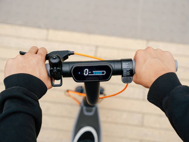 Segway E2 Plus II eKickScooter