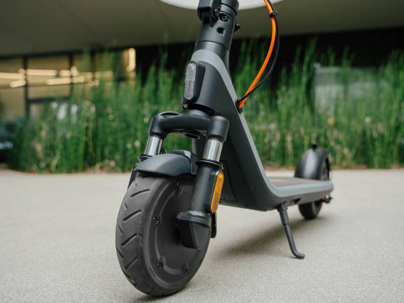 Segway E2 Plus II eKickScooter
