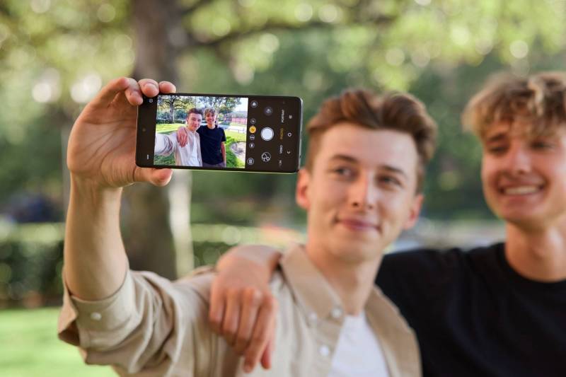 TCL K32 5G smartphone