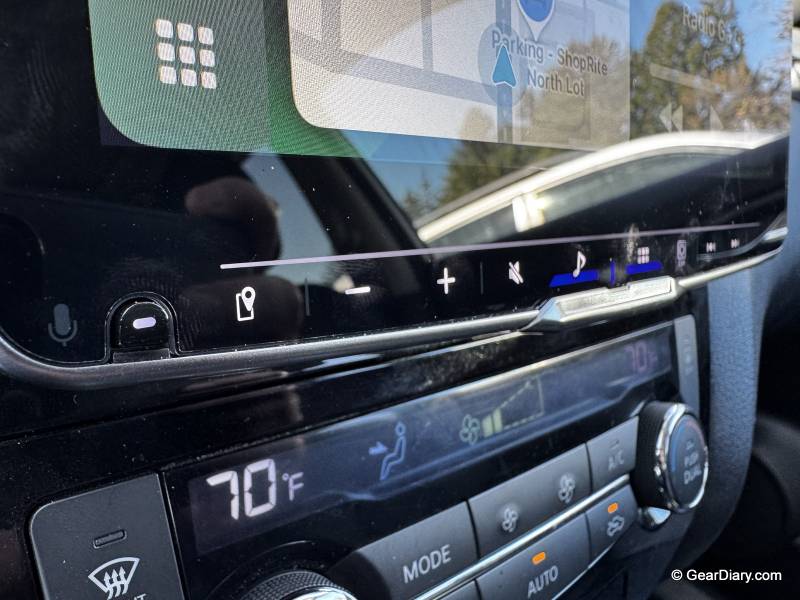 Buttons on the Alpine Halo 9 and DVR-C320R Dashcam