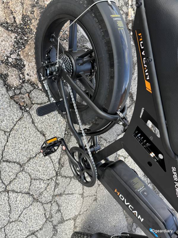 Foot peg on the Movcan V30 Max