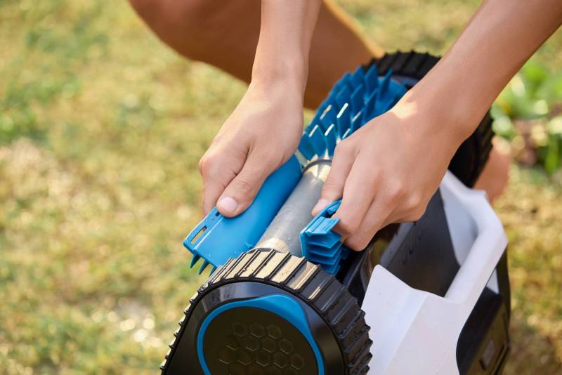 Outsource Your Pool Maintenance to the Robot Revolution With the MAMMOTION SPINO E1 3 MAMMOTION SPINO E1 Robotic Pool Cleaner