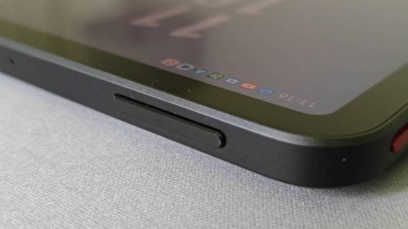 Close up of the volume rocker on the nubia Pad Pro on a gray table