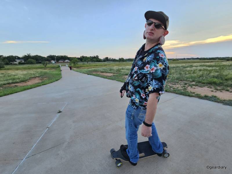 The author riding the MEEPO V3 MAX