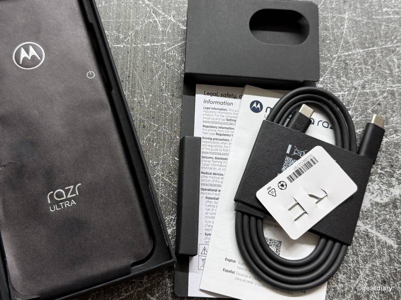 2025 Motorola Razr Ultra Review: Three Months with the Foldable Flip-Phone That’s Still the One to Beat 4 Contents of the 2025 Motorola Razr Ultra retail box