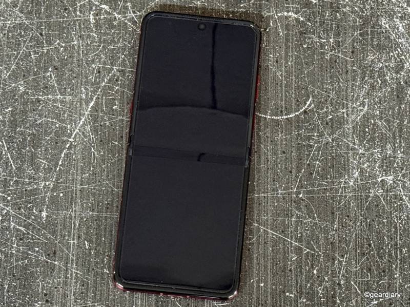 2025 Motorola Razr Ultra Review: Three Months with the Foldable Flip-Phone That’s Still the One to Beat 12 The opened 2025 Motorola Razr Ultra