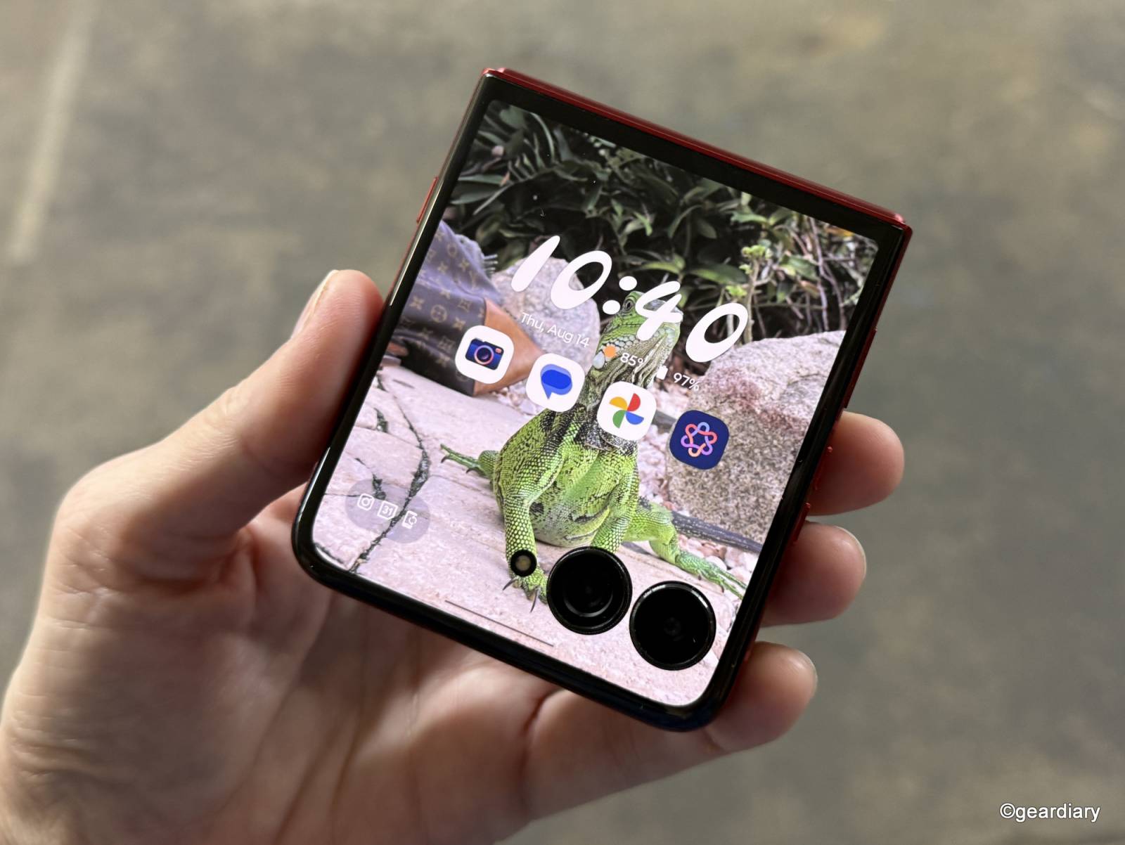 The front display of the 2025 Motorola Razr Ultra