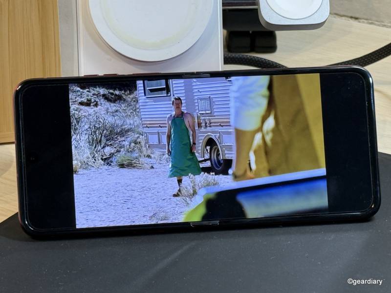 2025 Motorola Razr Ultra Review: Three Months with the Foldable Flip-Phone That’s Still the One to Beat 17 Watching Breaking Bad on the 2025 Motorola Razr Ultra