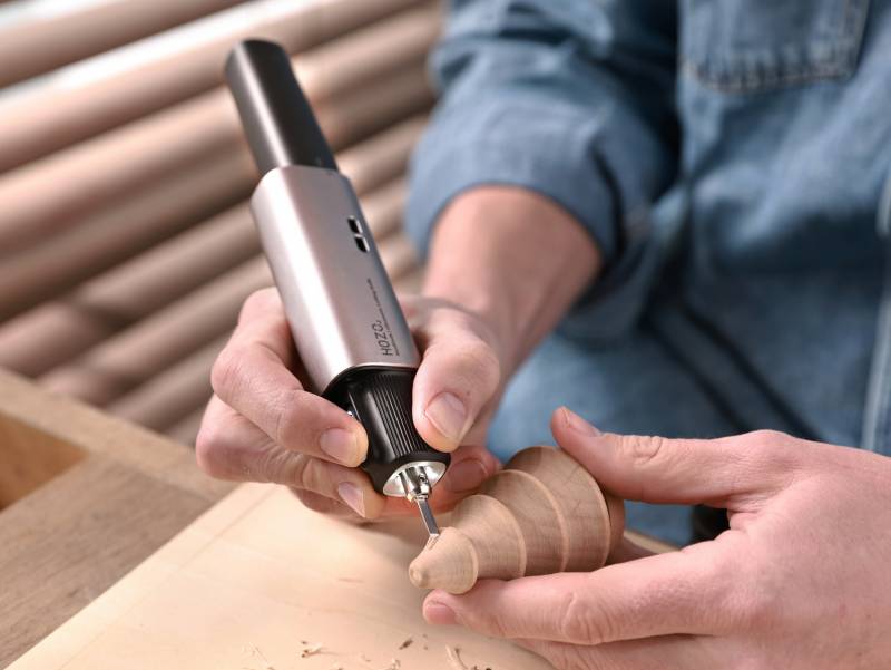 HOZO Design NeoBlade Ultrasonic Cutter and NeoBlock Sanding System Deliver Cord-Free Precision for Makers 2 Using the HOZO Design NeoBladeon a wooden block