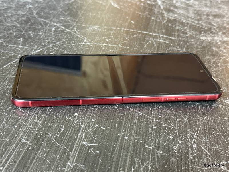2025 Motorola Razr Ultra Review: Three Months with the Foldable Flip-Phone That’s Still the One to Beat 13 The right side of 2025 Motorola Razr Ultra when opened
