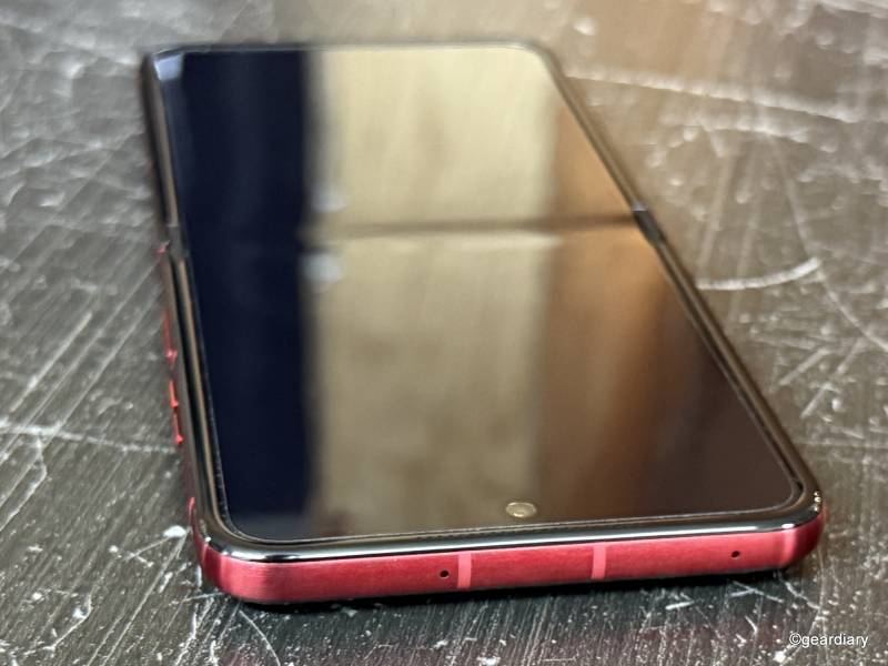 2025 Motorola Razr Ultra Review: Three Months with the Foldable Flip-Phone That’s Still the One to Beat 15 The top of the 2025 Motorola Razr Ultra when opened